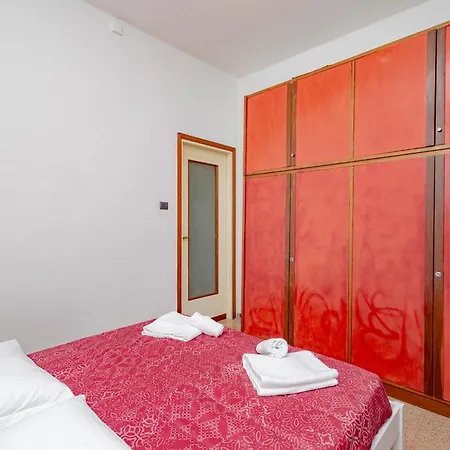 24 Apartment *