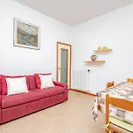 24 Apartmán