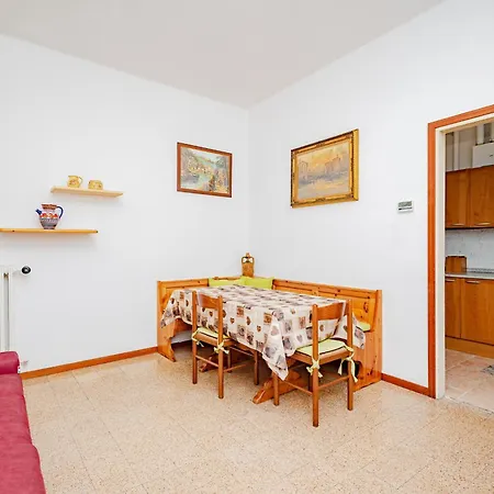 24 Apartmán