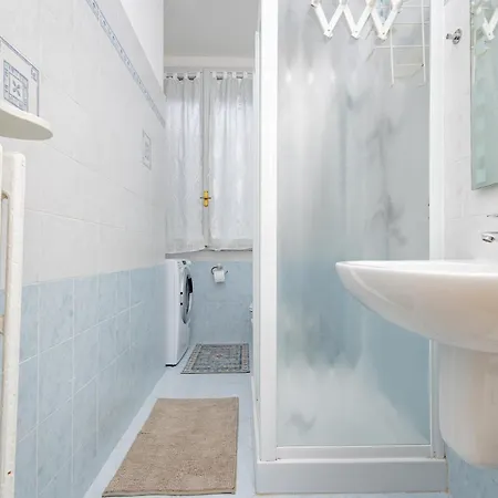 24 Apartament *